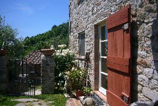 foto Splendida proprietà di campagna con capanna ristrutturata, metato…