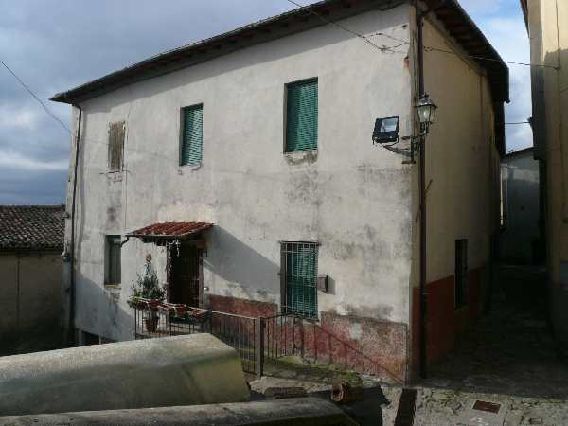 fotoGrande casa nel paese di Sommocolonia, con giardino panoramico…