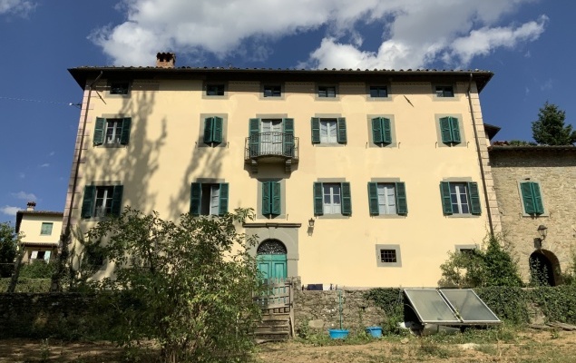 Villa con terreno, limonaia, cappella, fattoria ||| Castiglione in Garfagnana.