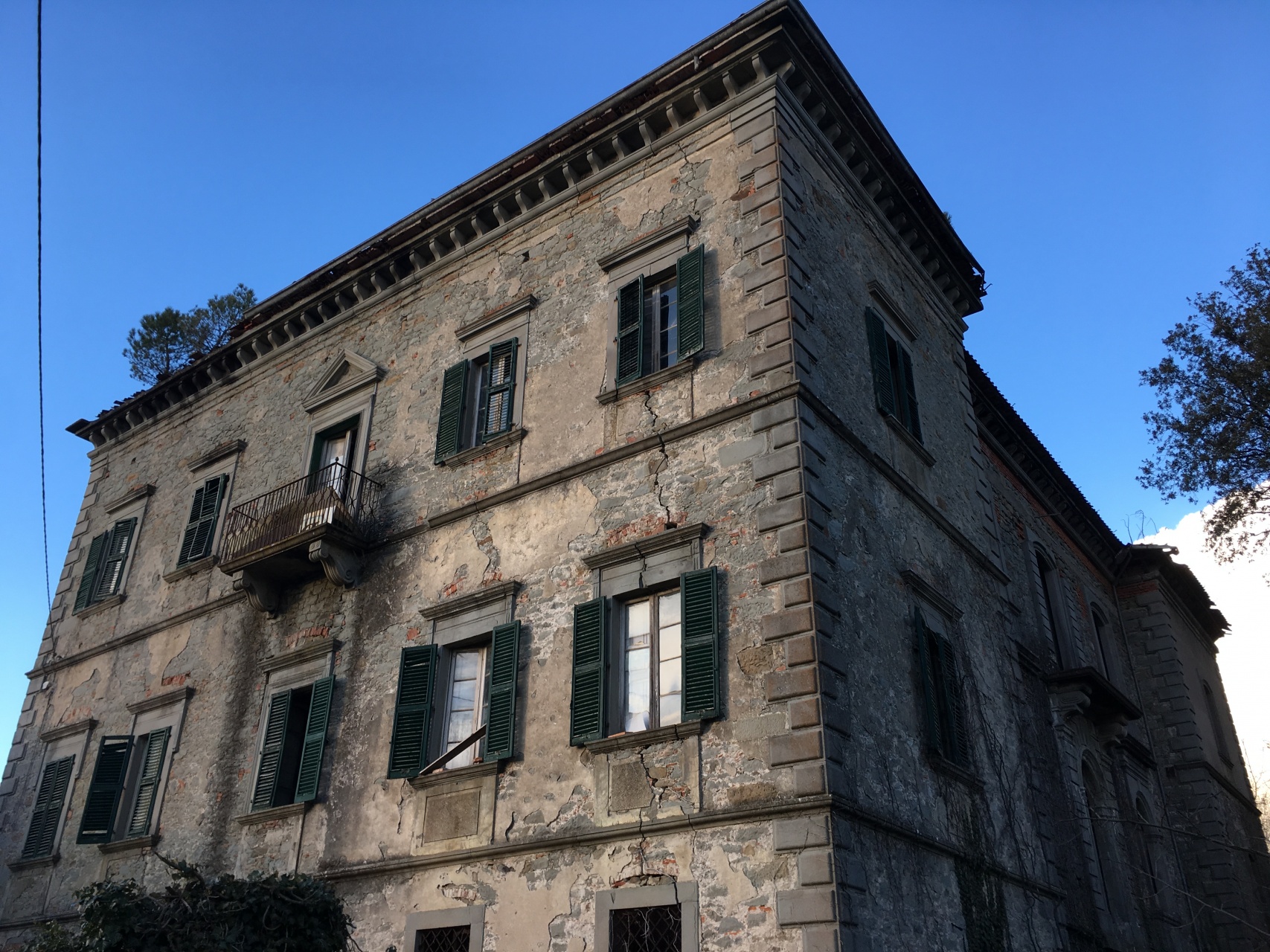 fotoSplendido palazzo nobile, mai completato, in una posizione veramente unica e panoramica