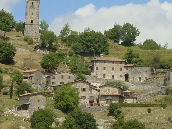 fotoIn splendido ed irripetibile contesto naturale, complesso rurale…