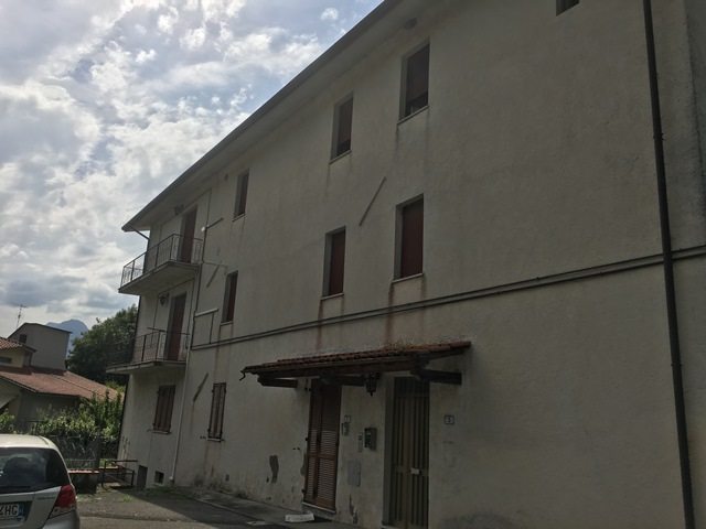 foto Appartamento posto all'ultimo piano di un edificio di 3 piani in zona residenziale di Barga.