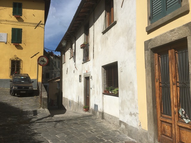 Villa Semi Indipendente BARGA vendita    HOUSES IN TUSCANY