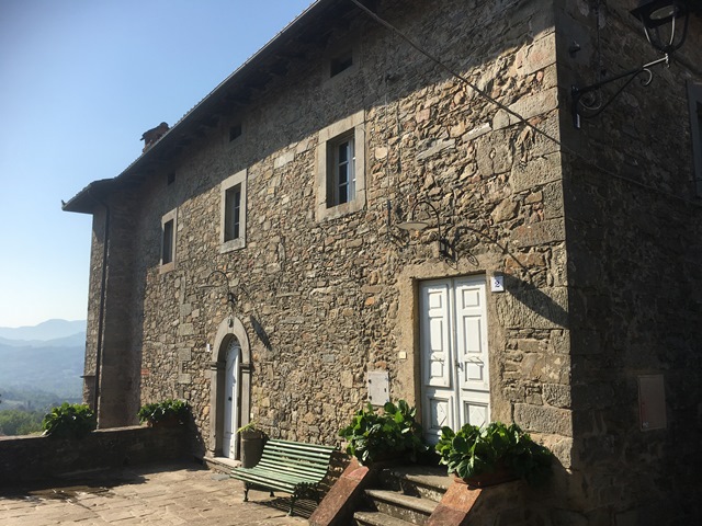 Stabile intero - Palazzo SAN ROMANO IN GARFAGNANA vendita    HOUSES IN TUSCANY
