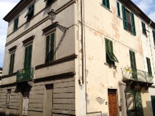 fotoPiacevole unità immobiliare ad so abitativo in palazzo di origine nobile in Bagni di Lucca, LU.