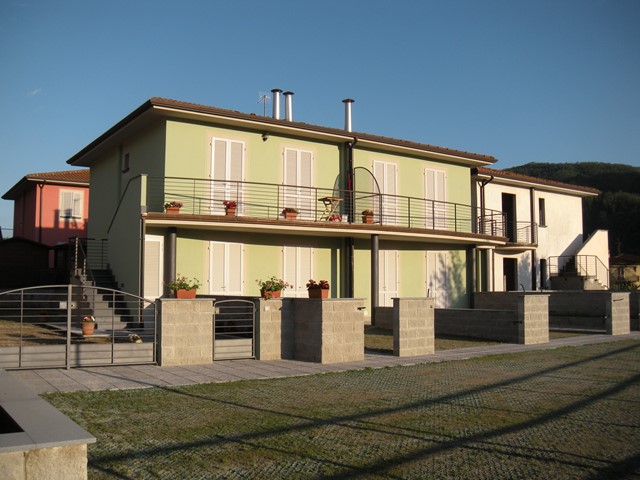 Appartamento COREGLIA ANTELMINELLI vendita    HOUSES IN TUSCANY