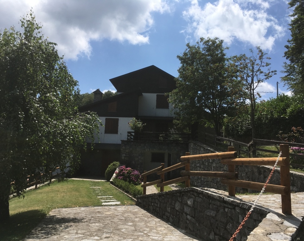fotoPiacevole casa indipendente con spazio esterno vicino a Careggine, Lucca