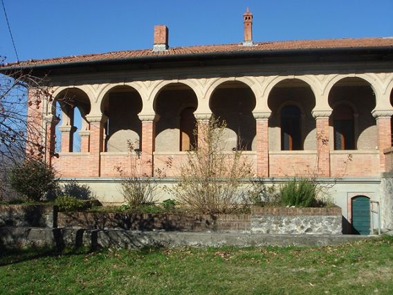 foto Villa arabesca periodo 'Liberty' con giardino