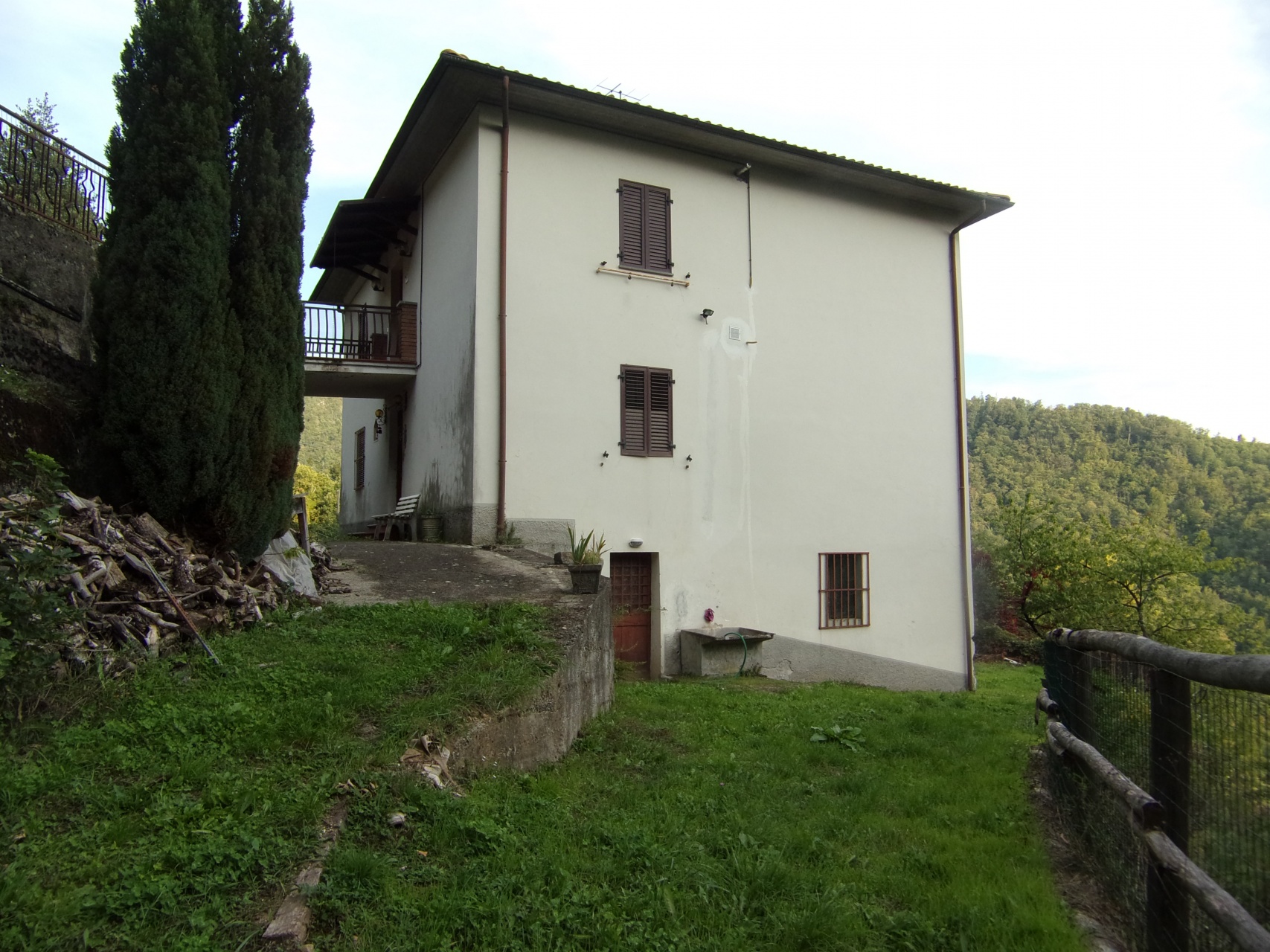 fotoApartamento in campagna con viste di Barga
