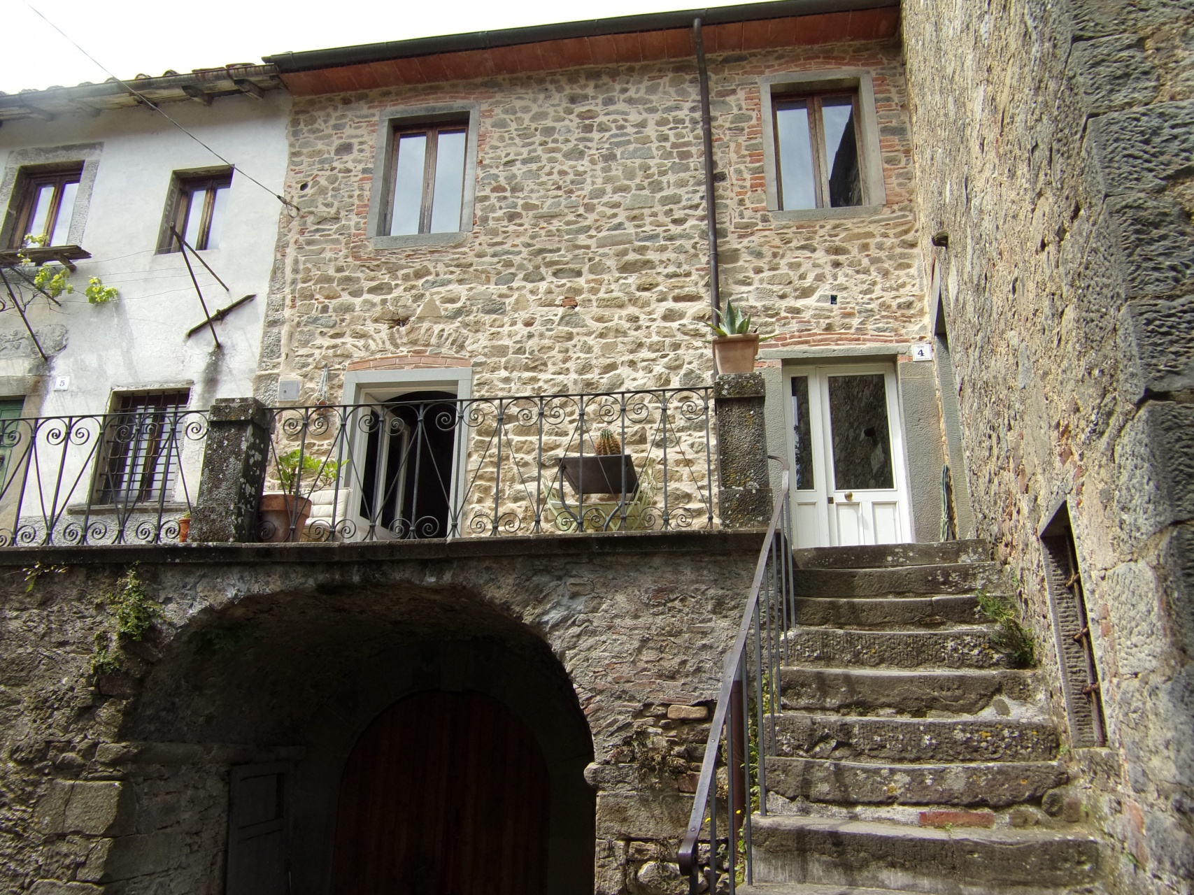 Villa Semi Indipendente BAGNI DI LUCCA vendita    HOUSES IN TUSCANY