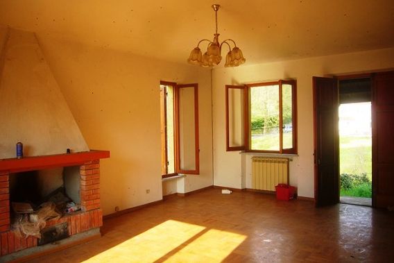 Villa Unifamiliare - Indipendente BARGA vendita  Loc Le Palmente  HOUSES IN TUSCANY