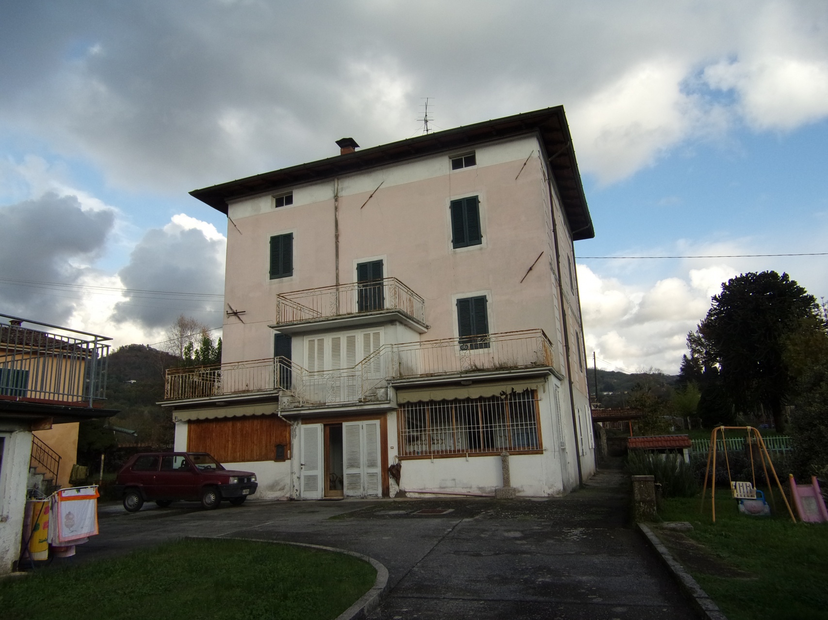 fotoVILLA LIBERTY vicino Barga.