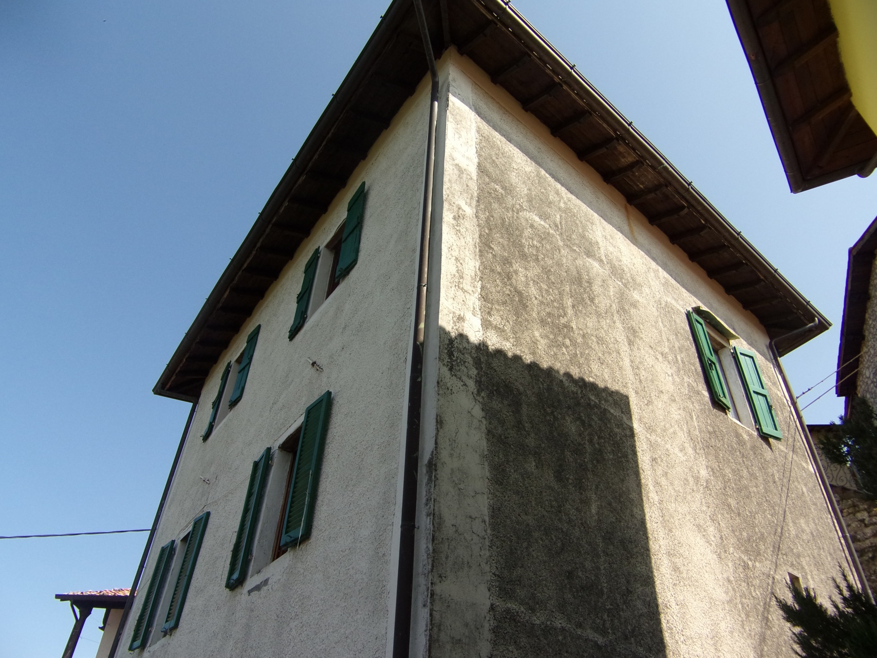 foto Casa di paese, indipendente terratetto, con resede esclusiva e splendide vedute.