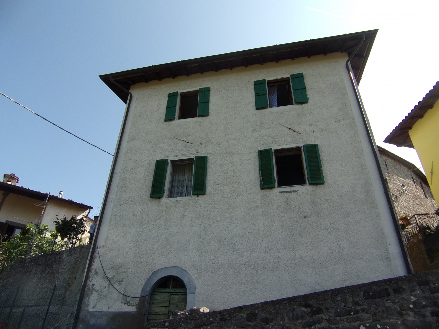 Villa Unifamiliare - Indipendente FOSCIANDORA vendita    HOUSES IN TUSCANY