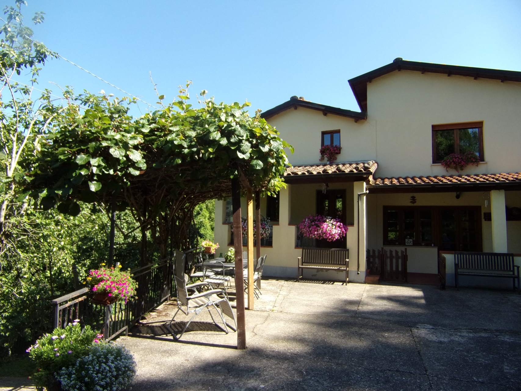 fotoCasa ristrutturata immersa nel verde - Barga, Val di Vaiana, Lucca
