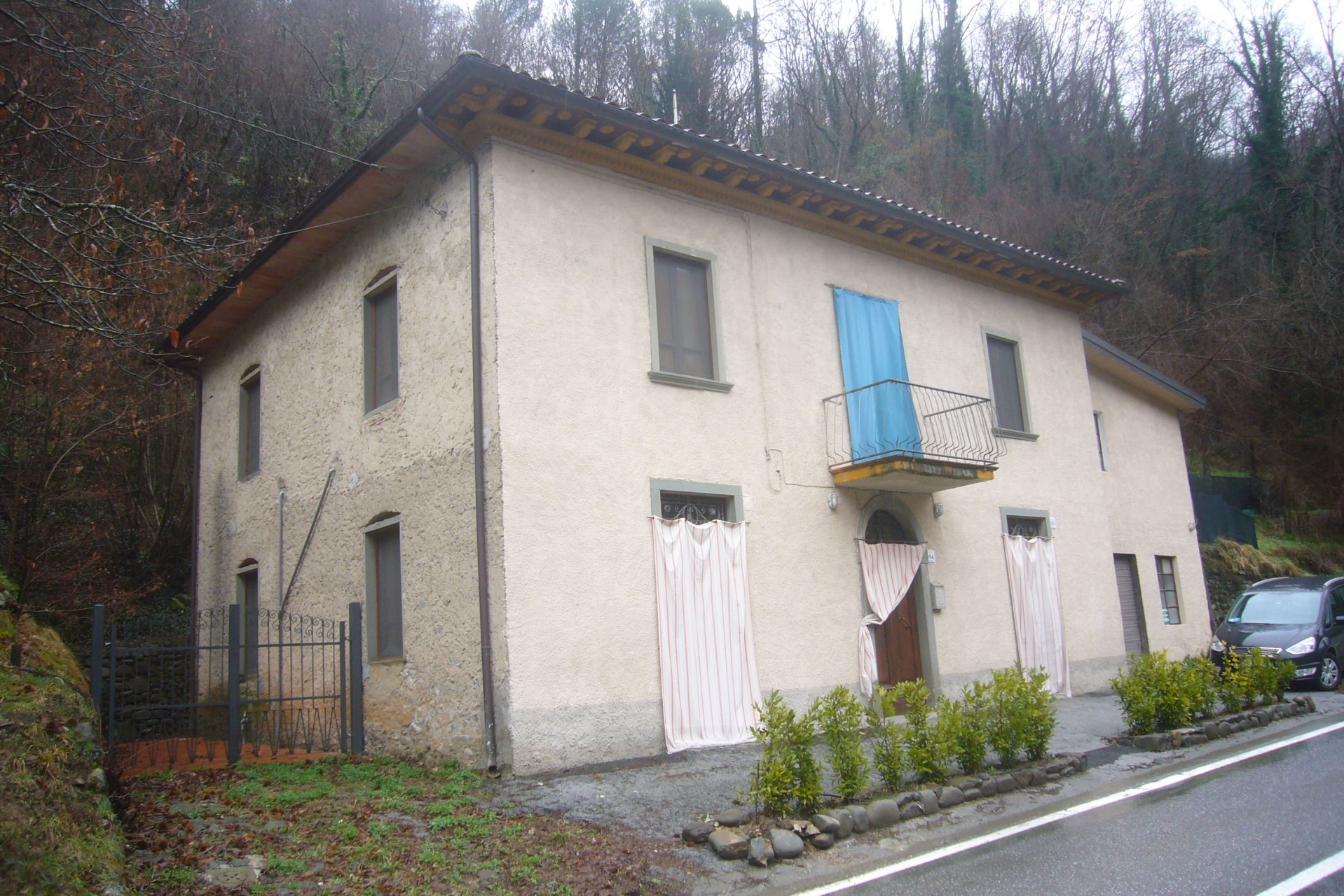 foto Casa indipendente con garage e monolocale indipendente, interamente…