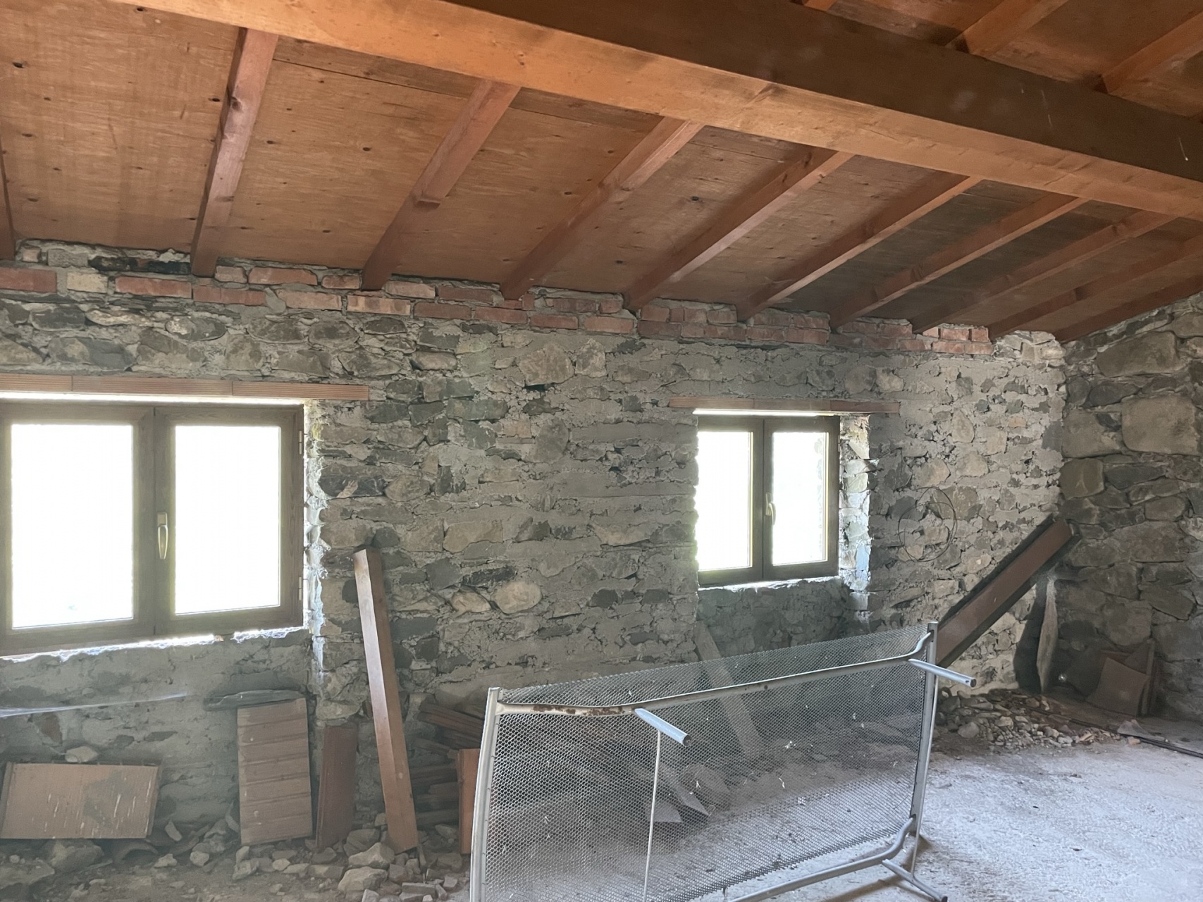 fotoDue abitazioni adiacenti nel villaggio di Tereglio, Lucca