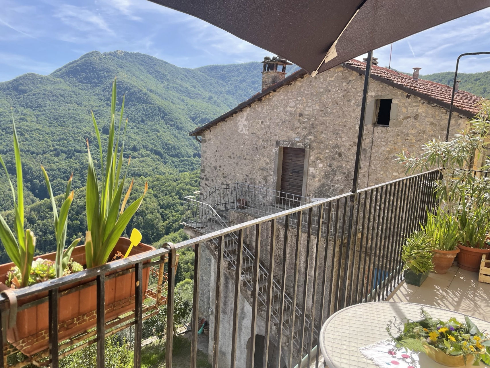 foto Casa rustica con balcone e vedute, Trassilico – Garfagnana -Lucca