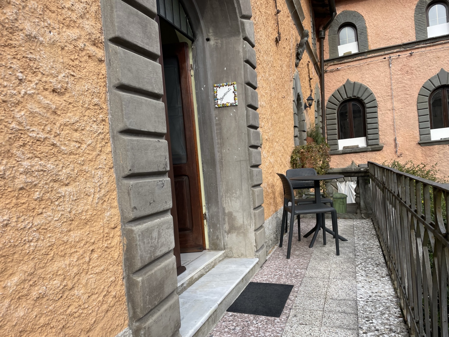foto Palazzo storico nel borgo di Verni, Garfagnana, Lucca.