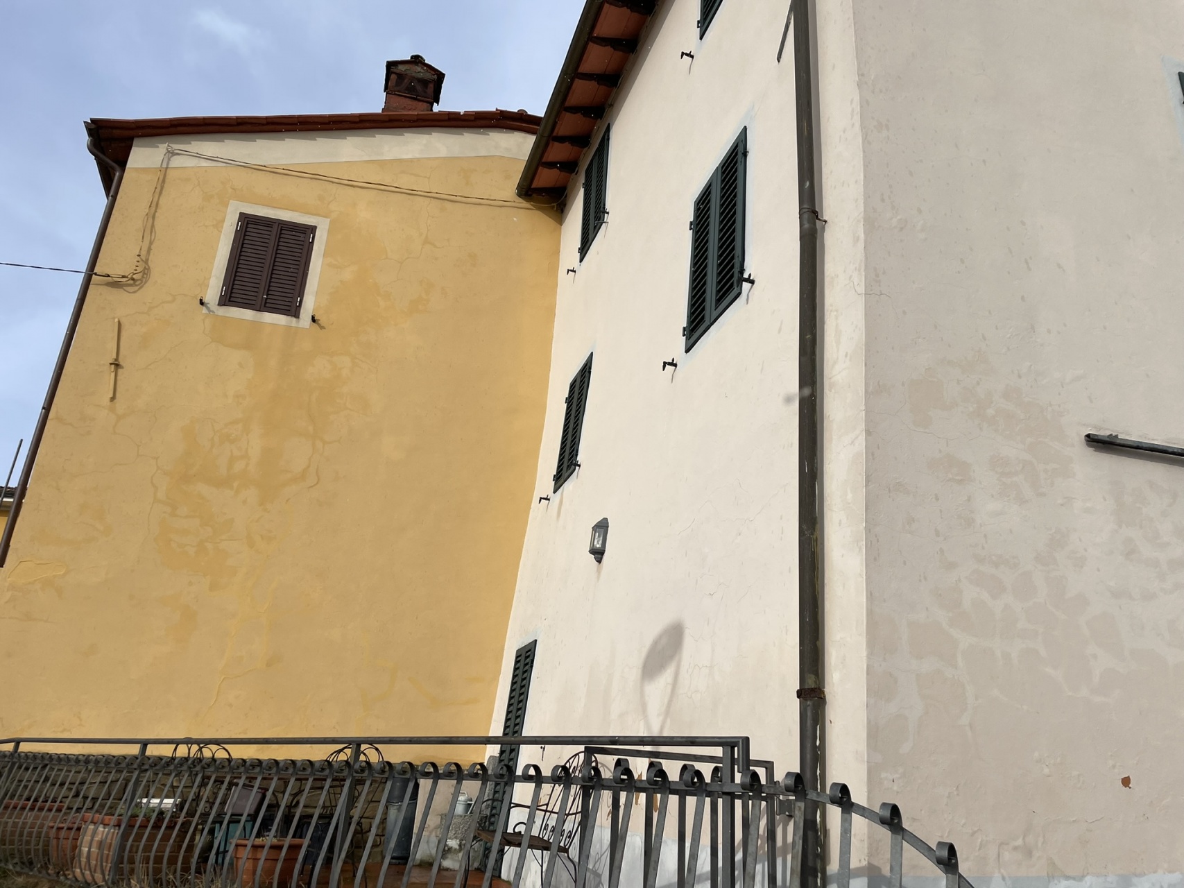 fotoCasa di paese con spazio esterno e visuali, Albiano, Barga,  Lucca.