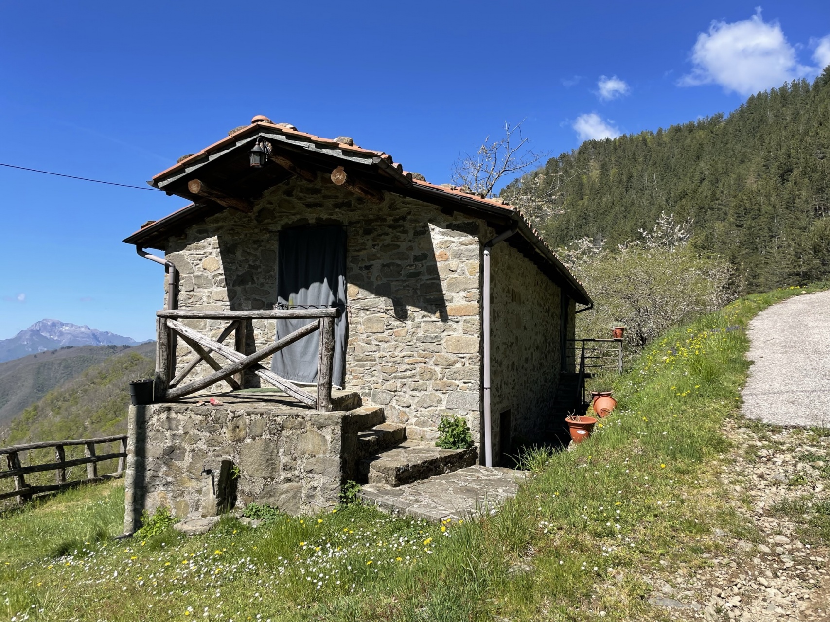 fotoRustico ristrutturato con terreno ||| Vetricia, Barga, Lucca .