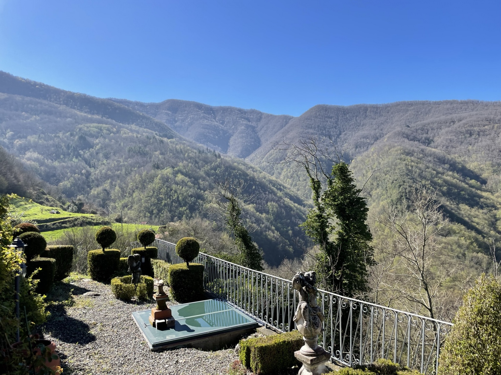fotoCasa di paese con giardino e piscina a Verni, Garfagnana, Lucca.