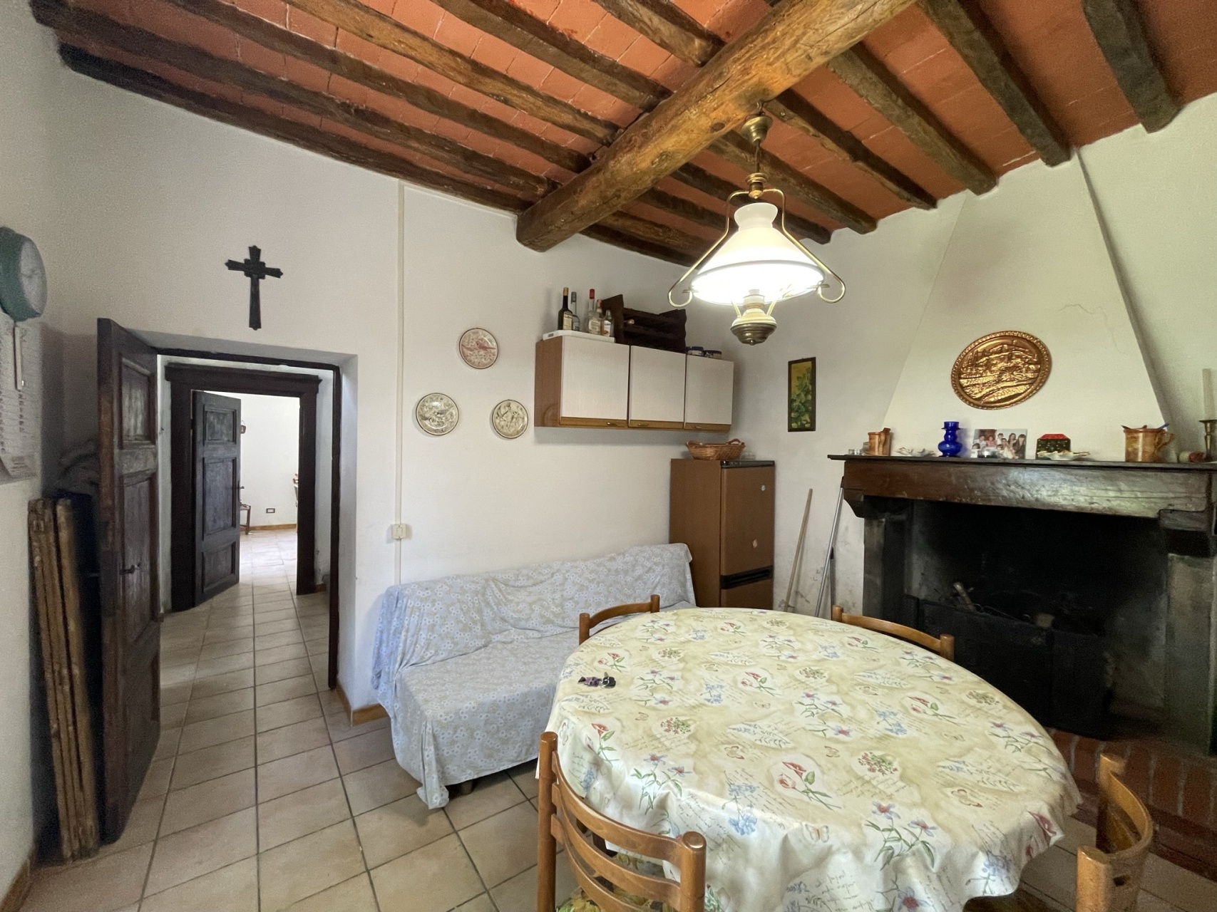 fotoCasa di paese con balcone a Brucciano, Molazzana - Lucca.