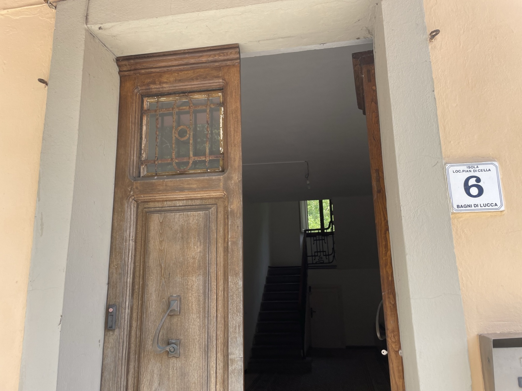 fotoCasa con garage, terrazza e giardino, loc. Giardinetto, vicino a  Bagni di Lucca.