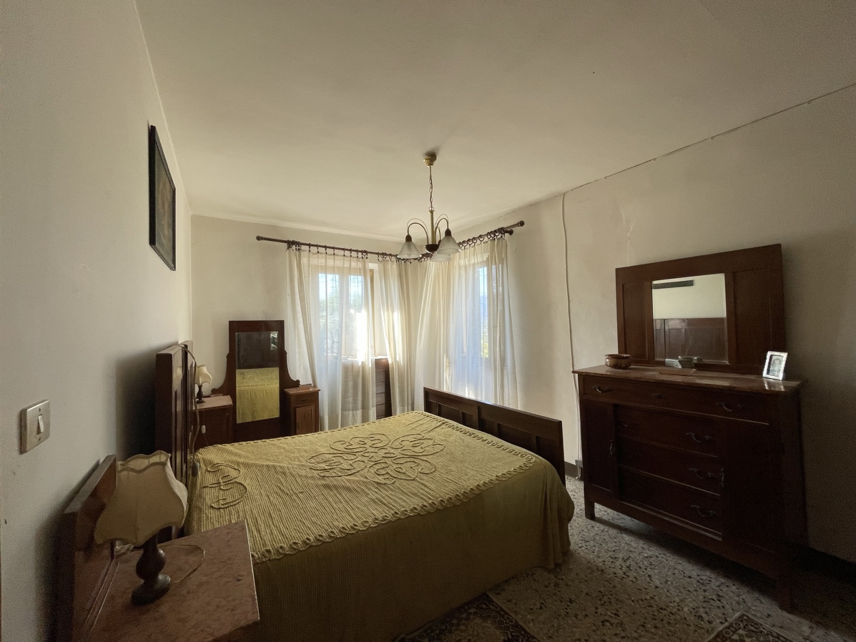 fotoAppartamento in fabbricato rurale, con terreno e annessi vicino a Barga, Lucca.