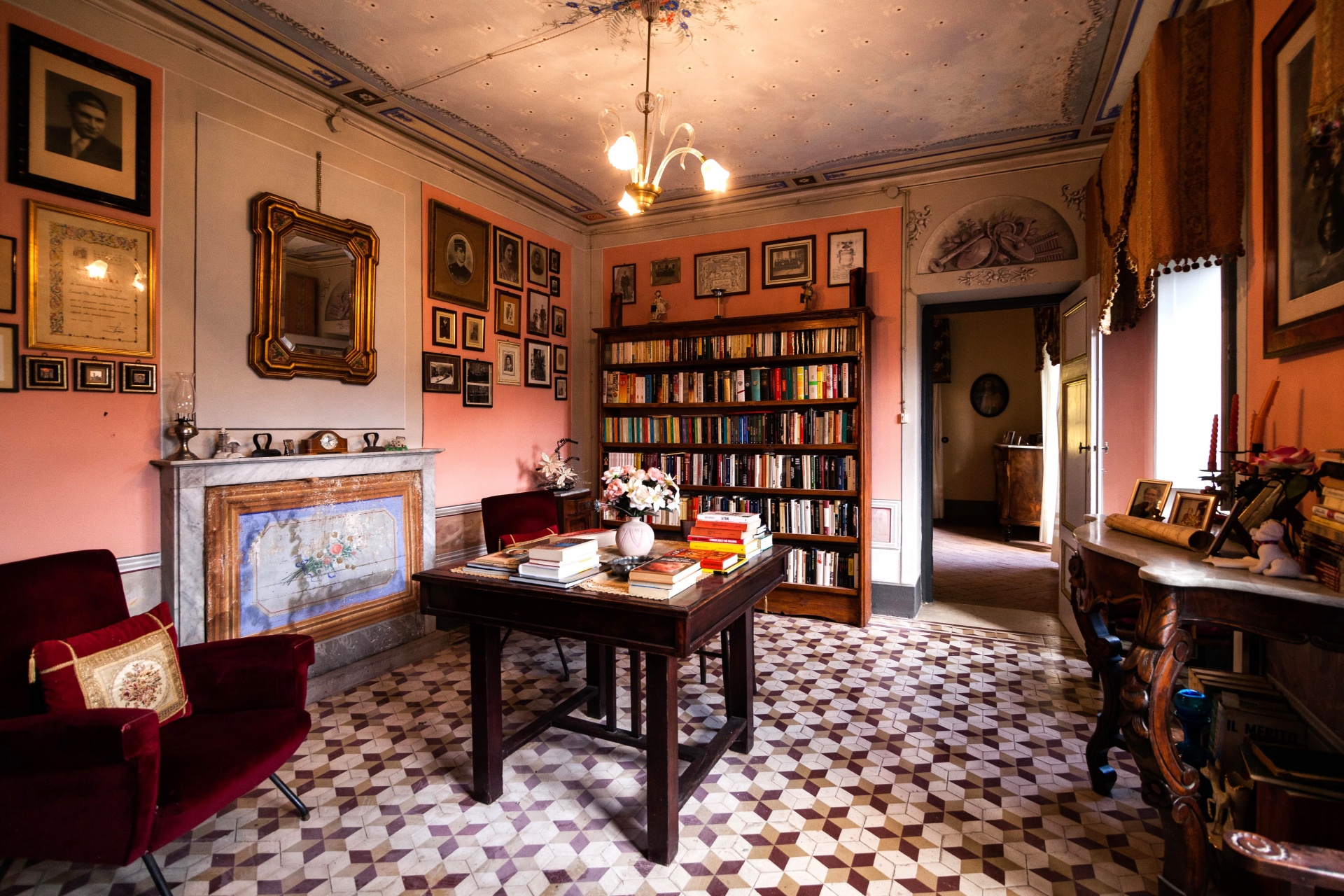 fotoPorzione di palazzo storico con terrazza e viste, Tereglio, Coreglia Antelminelli, Lucca.