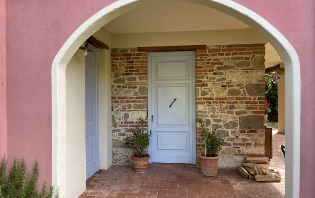 Rustico ristrutturato con piscina e giardino, Barga, Lucca.