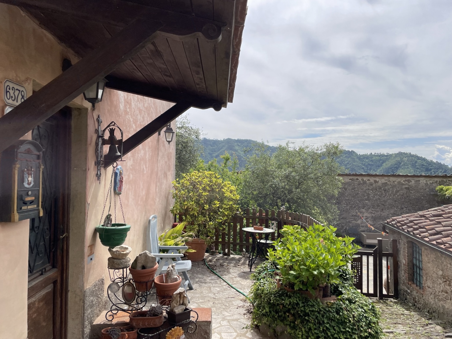foto Casa di paese con giardino a Pieve di Brancoli, Lucca.
