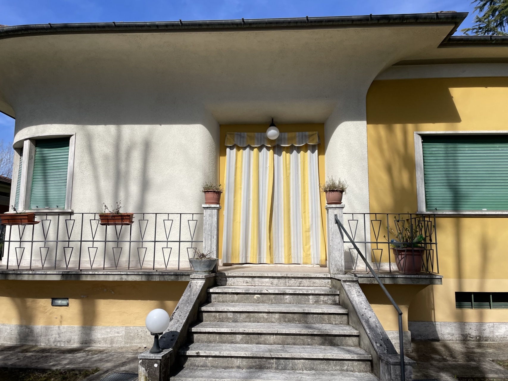 foto Villa con giardino e garage a Barga, Lucca