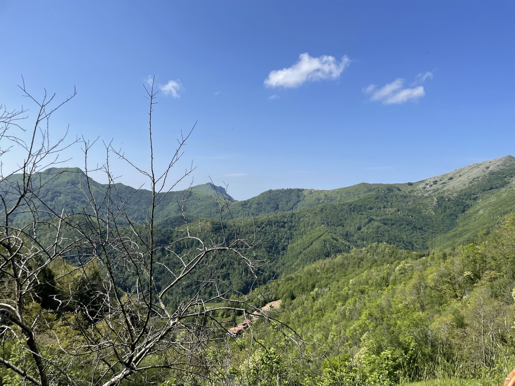 fotoRustico di montagna con viste– vicino Fabbriche di Vergemoli, Lucca.